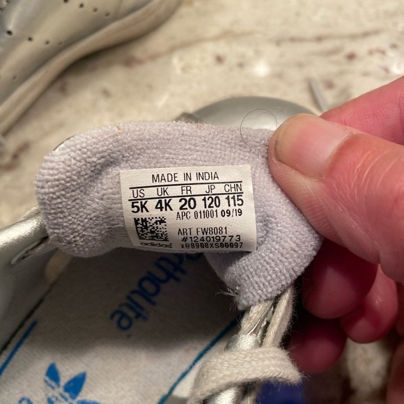 Adidas Stan Smith toddler silver sneakers. US size 5 - Picture 3 of 5